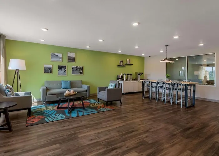 Woodspring Suites Roanoke